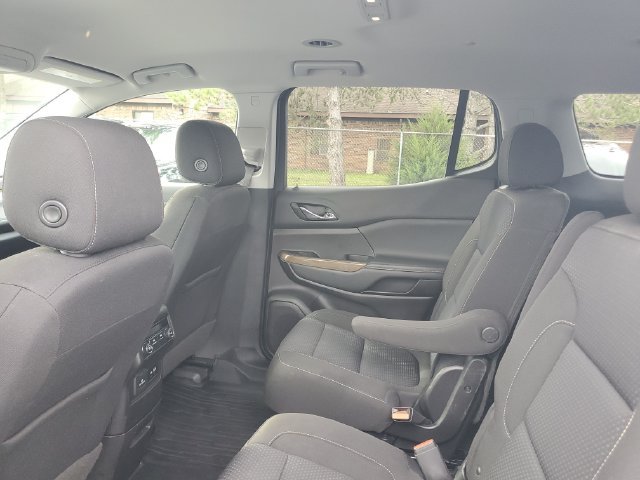 Used 2022 GMC Acadia SLE w/ Driver Convenience Package FWD image 9