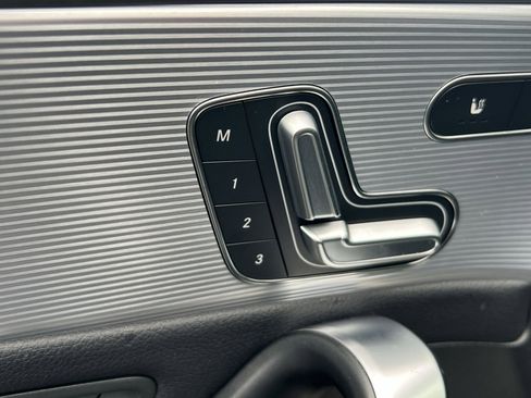 Used 2023 Mercedes-Benz CLA 250 4MATIC image 28