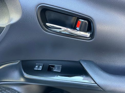 Used 2021 Toyota Prius Prime XLE image 22