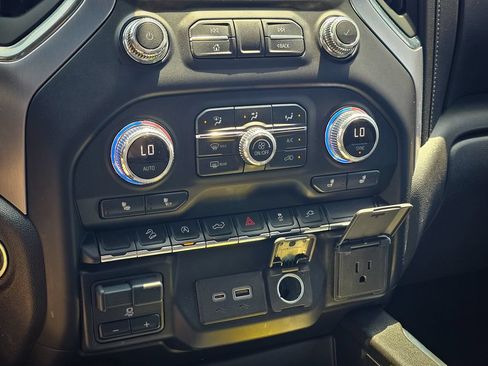 Used 2020 GMC Sierra 1500 Elevation w/ Elevation Value Package AWD/4WD image 26