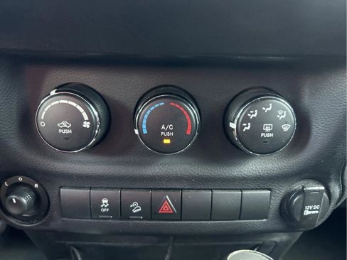 Used 2011 Jeep Wrangler Unlimited Sport AWD/4WD image 30
