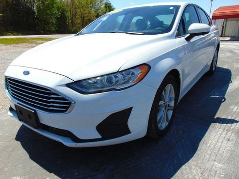Used 2020 Ford Fusion SE FWD image 4