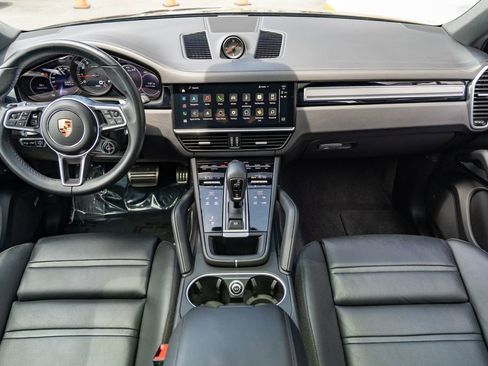 Used 2023 Porsche Cayenne S image 21