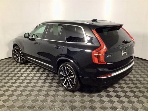 Used 2024 Volvo XC90 B6 Plus image 11