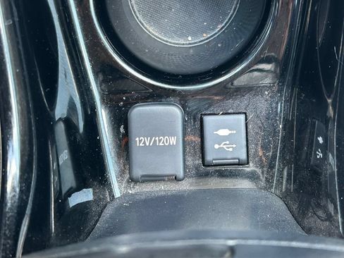 Used 2022 Toyota Prius Limited w/ Premium Convenience Package FWD image 32