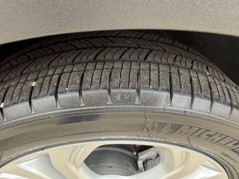 Used 2020 Chevrolet Bolt LT image 44