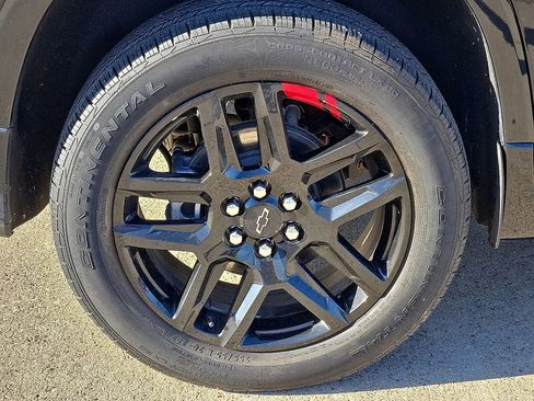 Used 2023 Chevrolet Traverse Premier w/ Redline Edition FWD image 7