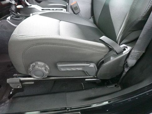 Used 2018 Jeep Wrangler Sport image 11