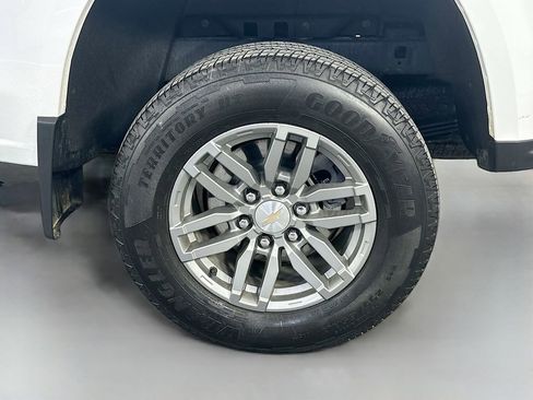 Used 2024 Chevrolet Colorado LT w/ LT Convenience Package II image 30