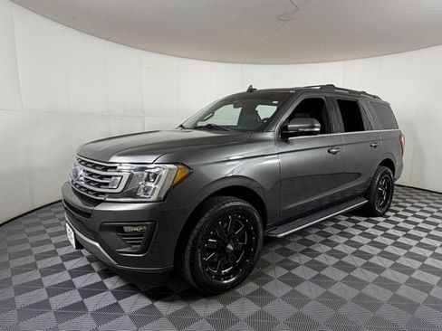 Used 2021 Ford Expedition XLT RWD image 2