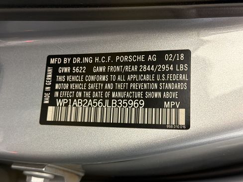 Certified 2018 Porsche Macan S AWD/4WD image 27