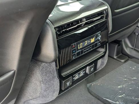 New 2024 Jeep Wagoneer 4WD w/ Convenience Group I image 19