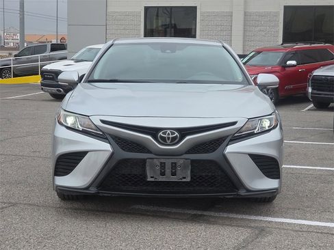 Certified 2020 Toyota Camry SE image 8