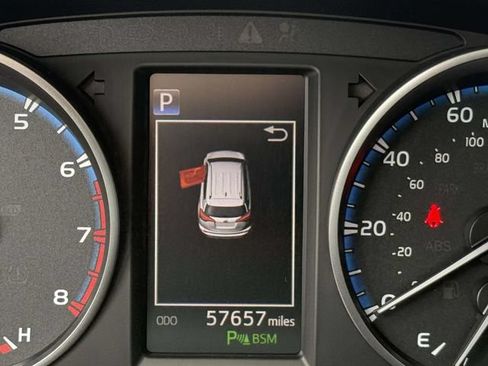 Used 2018 Toyota RAV4 XLE FWD image 25