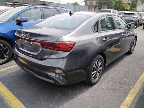 Used 2023 Kia Forte LXS w/ LXS Technology Package FWD image 6