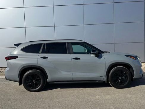 Certified 2024 Toyota Highlander XLE image 39