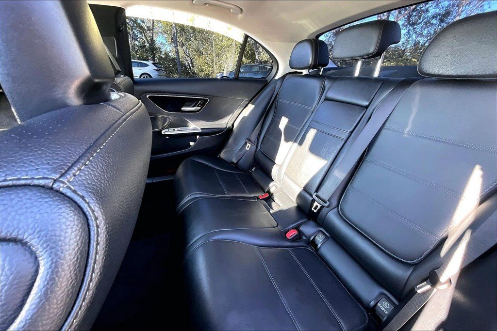 Used 2022 Mercedes-Benz C 300 Sedan image 36