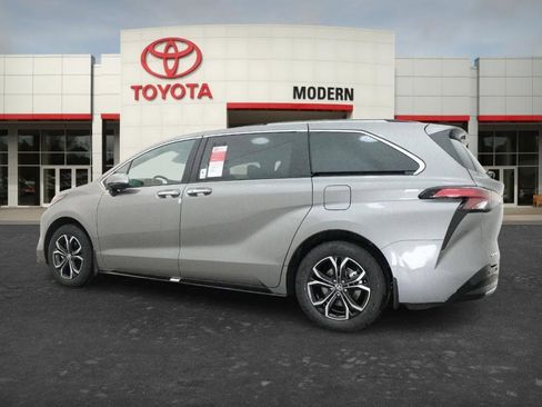 New 2026 Toyota Sienna Platinum AWD/4WD image 14