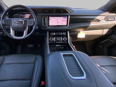 Used 2021 GMC Yukon Denali w/ Denali Ultimate Package AWD/4WD image 13