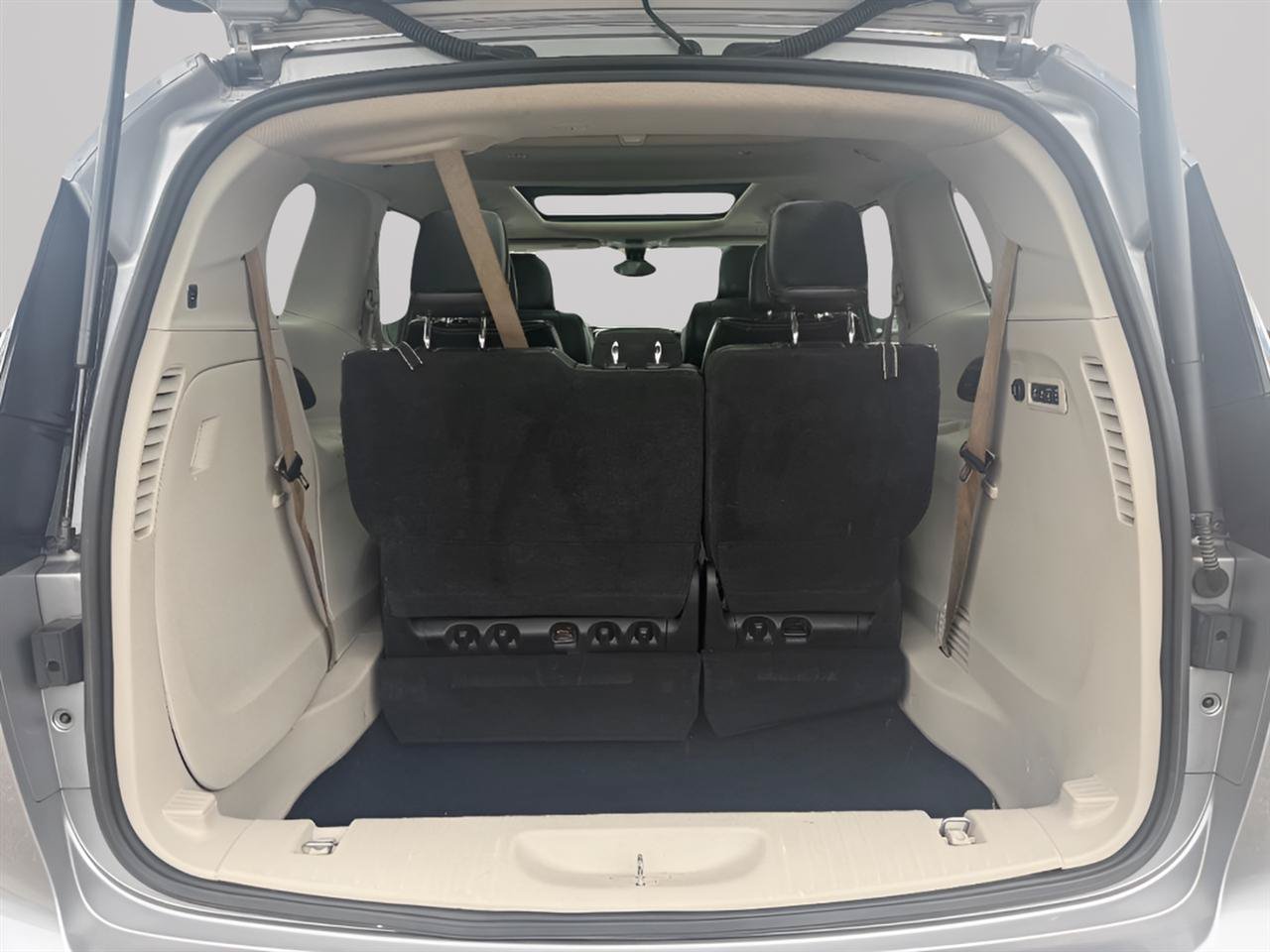 Used 2018 Chrysler Pacifica Limited FWD image 15