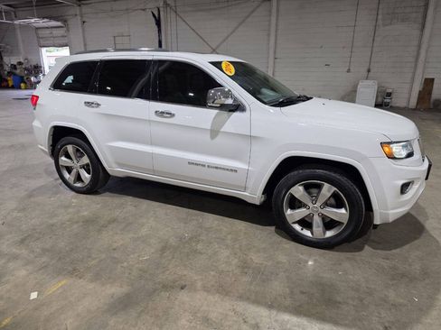 Used 2014 Jeep Grand Cherokee Overland AWD/4WD image 18