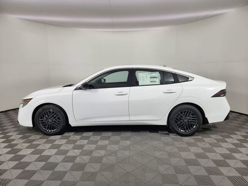 New 2026 Nissan Sentra SV w/ SV Convenience Package FWD image 2