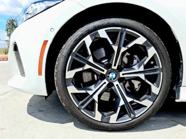 New 2026 BMW 330i Sedan w/ Premium Package RWD image 31