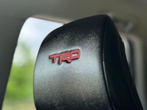 Used 2017 Toyota 4Runner TRD Off-Road Premium AWD/4WD image 34