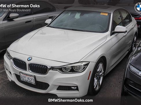 Used 2017 BMW 330e image 1