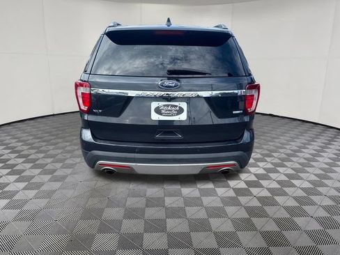 Used 2017 Ford Explorer XLT AWD/4WD image 4