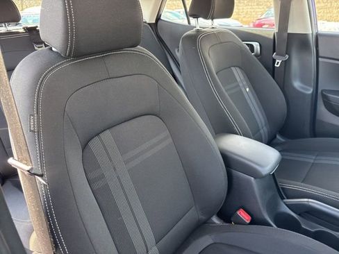 Certified 2024 Hyundai Venue SEL image 28