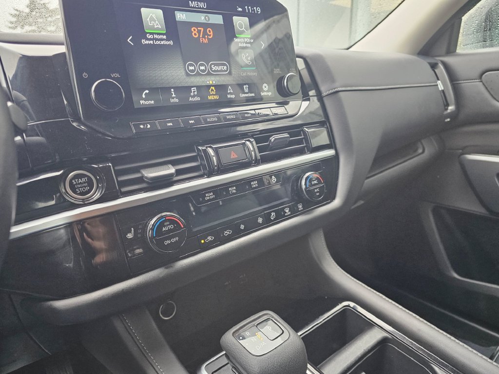 Used 2022 Nissan Pathfinder SL AWD/4WD image 29