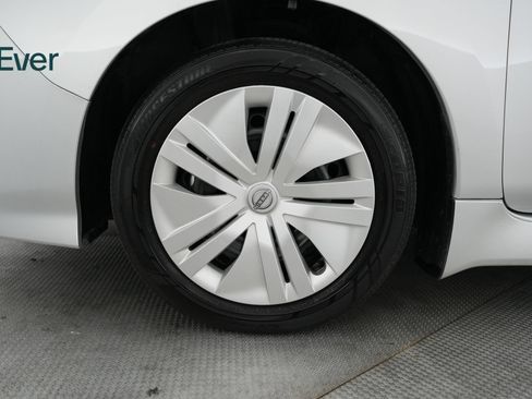 Used 2025 Nissan Leaf S FWD image 19