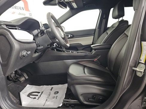 Certified 2024 Jeep Compass Limited image 10