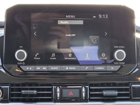 Used 2024 Nissan Pathfinder SV image 17