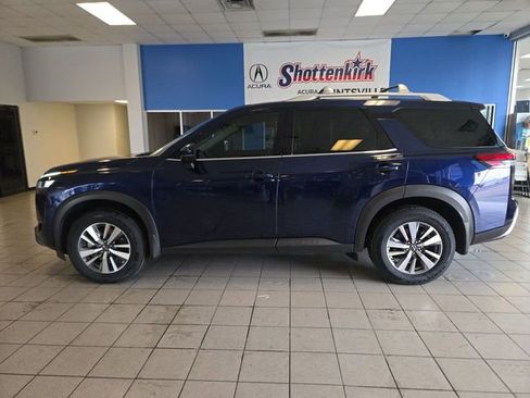 Used 2024 Nissan Pathfinder SL image 5