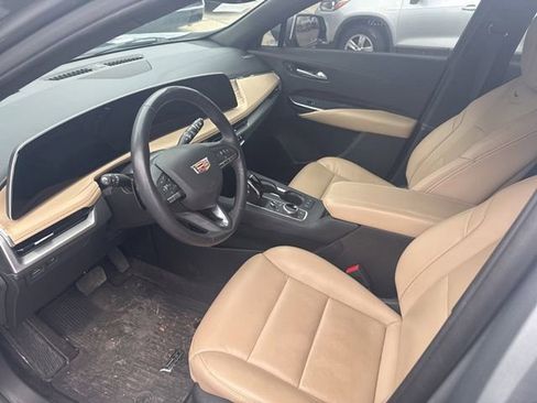 Certified 2025 Cadillac XT4 Premium Luxury w/ Cold Weather Package image 10