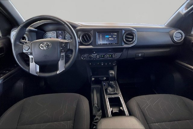 Used 2019 Toyota Tacoma TRD Off-Road w/ Technology Package AWD/4WD image 7