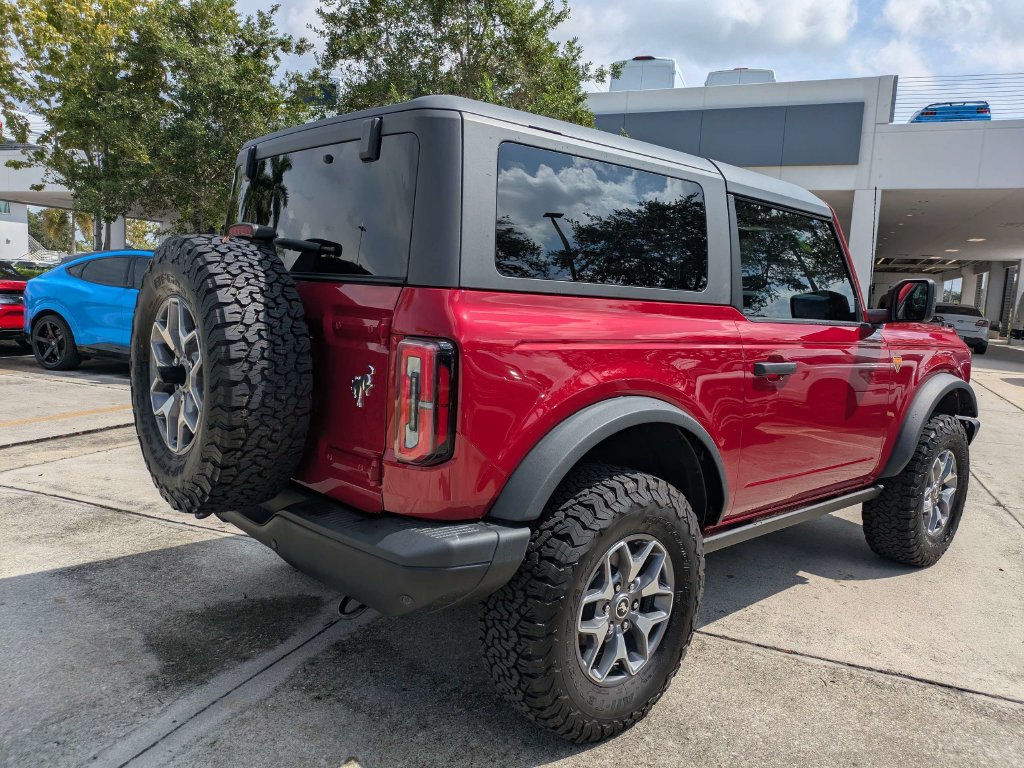 Used 2025 Ford Bronco Badlands AWD/4WD image 4