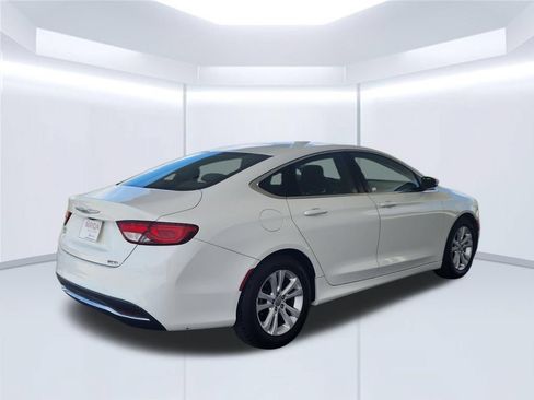 Used 2016 Chrysler 200 Limited FWD image 5
