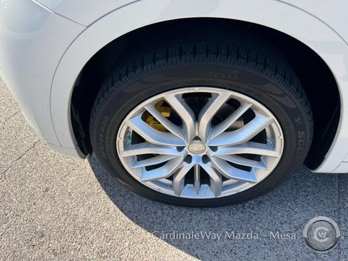 Used 2019 Maserati Levante GranLusso AWD/4WD image 10