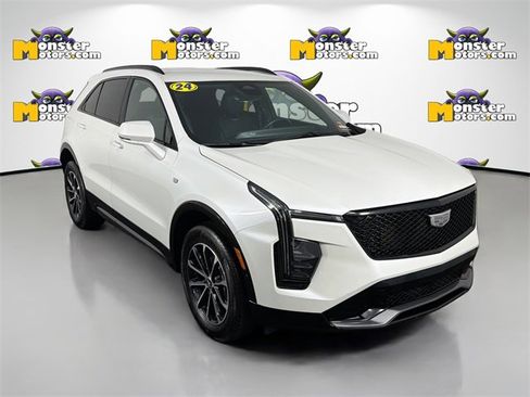 Used 2024 Cadillac XT4 Sport image 3