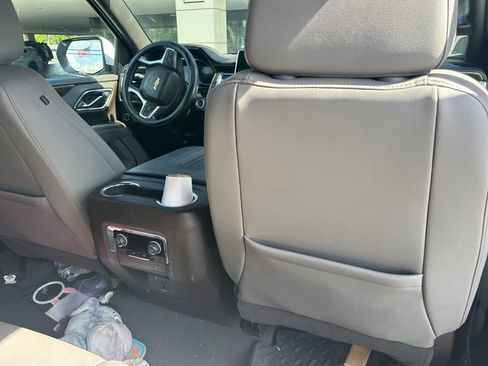 Used 2022 Chevrolet Suburban LT RWD image 7