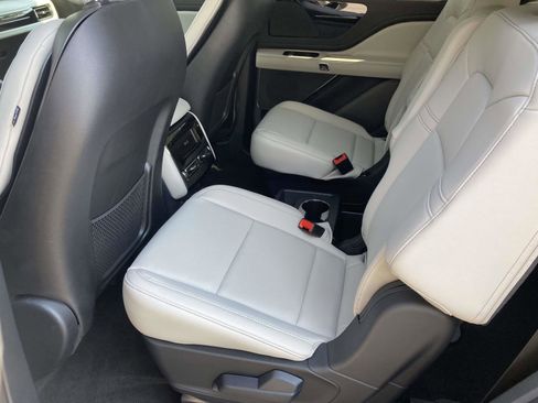 New 2025 Lincoln Aviator 2WD image 17