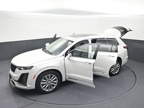 Used 2020 Cadillac XT6 Premium Luxury AWD/4WD image 40