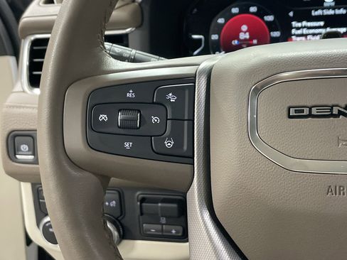 Used 2024 GMC Yukon Denali w/ Advanced Technology Package AWD/4WD image 19