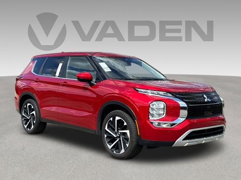Used 2024 Mitsubishi Outlander SE AWD/4WD image 1