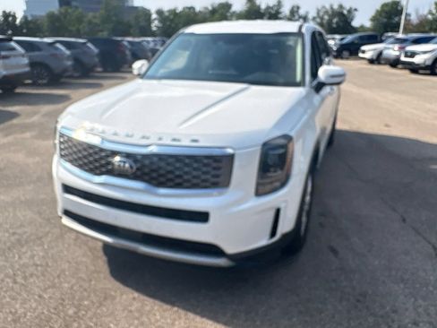 Used 2020 Kia Telluride LX FWD image 16