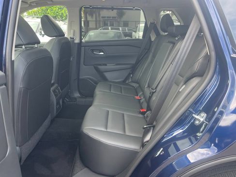 Certified 2025 Nissan Rogue SV FWD image 9