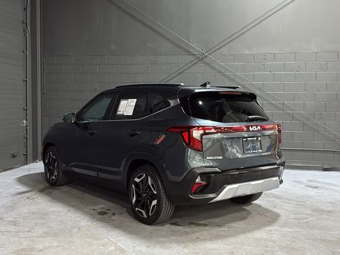Used 2024 Kia Seltos SX w/ SX Sunroof Package AWD/4WD image 4